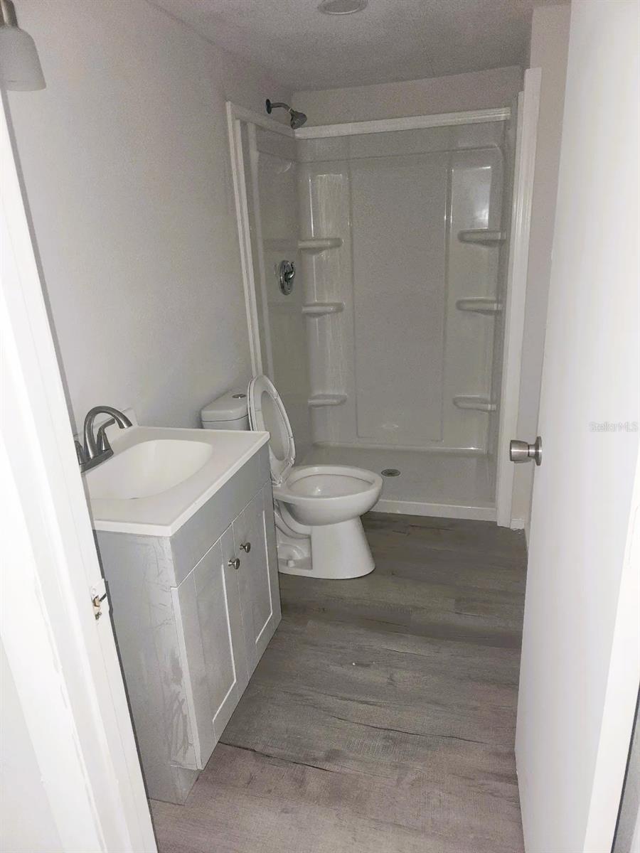 FLA DEV CO SUB - Residential Lease