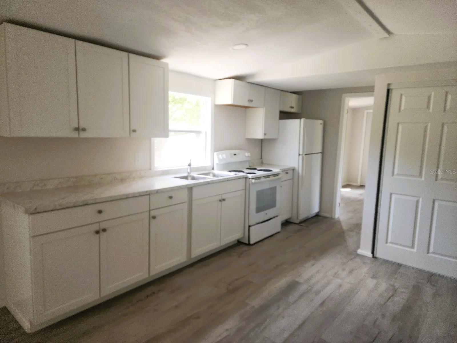 FLA DEV CO SUB - Residential Lease