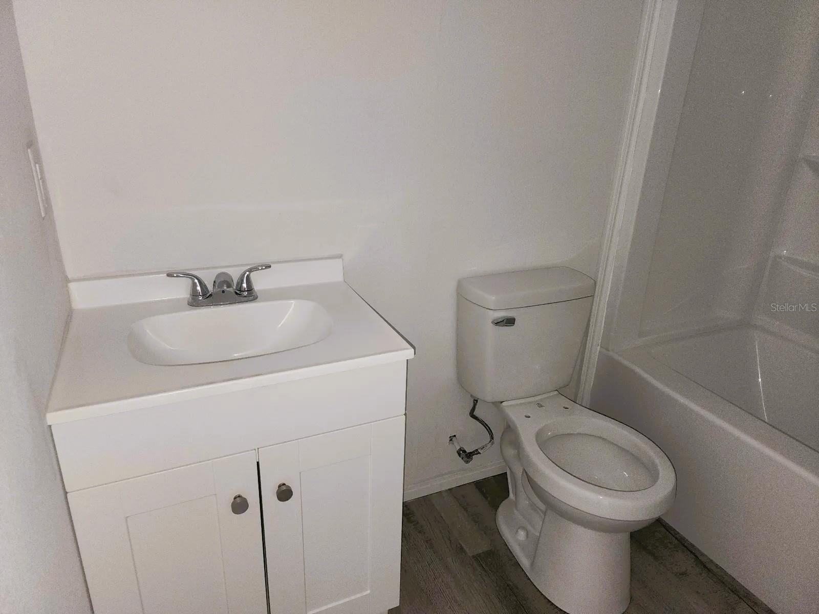 FLA DEV CO SUB - Residential Lease