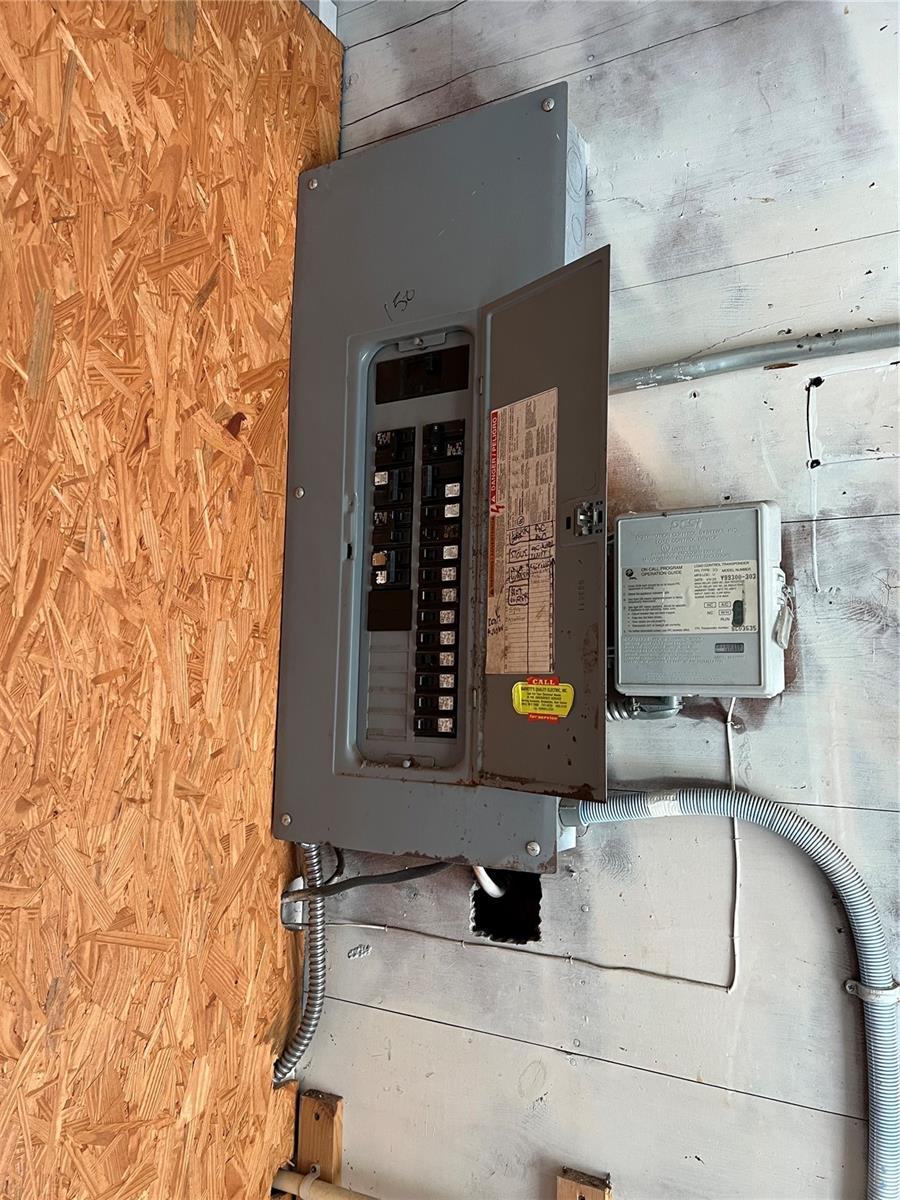 WELLESLEY ACRES - Residential Lease