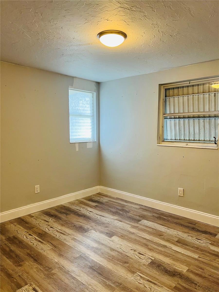 WELLESLEY ACRES - Residential Lease