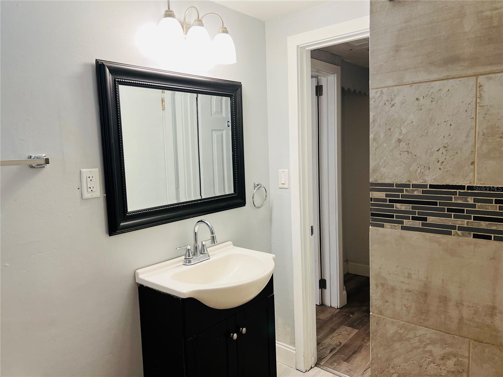 WELLESLEY ACRES - Residential Lease