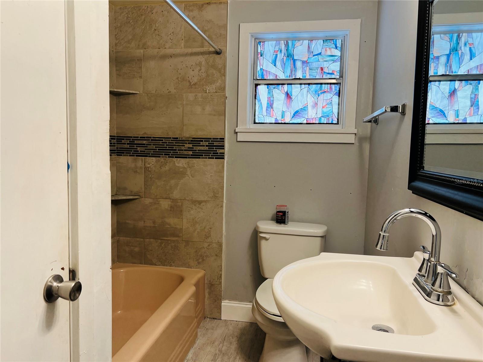 WELLESLEY ACRES - Residential Lease