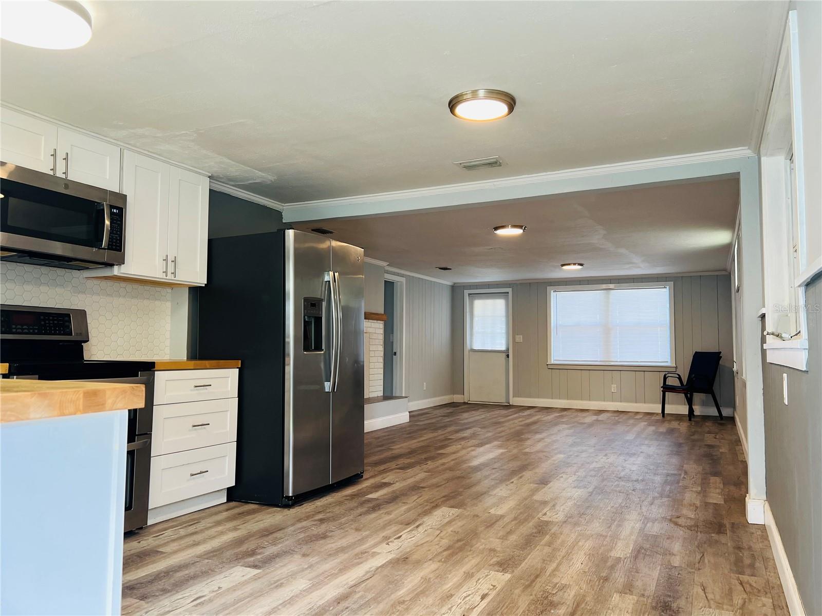 WELLESLEY ACRES - Residential Lease