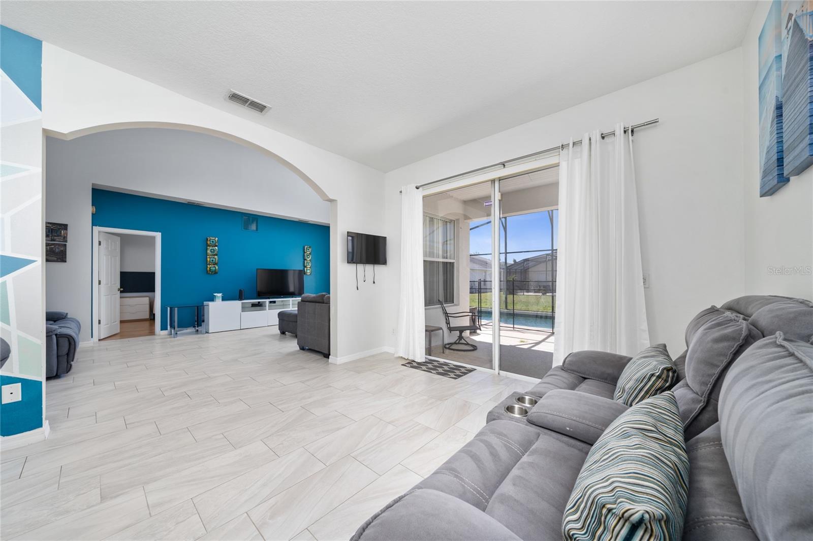 CRYSTAL COVE RESORT - Residential