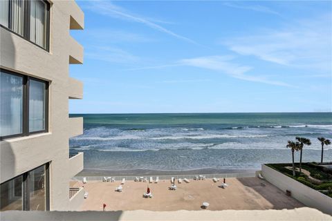 A home in DAYTONA BEACH