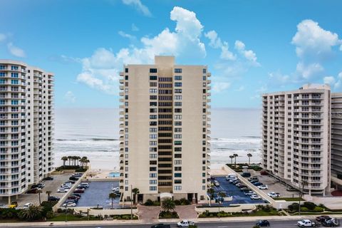 A home in DAYTONA BEACH