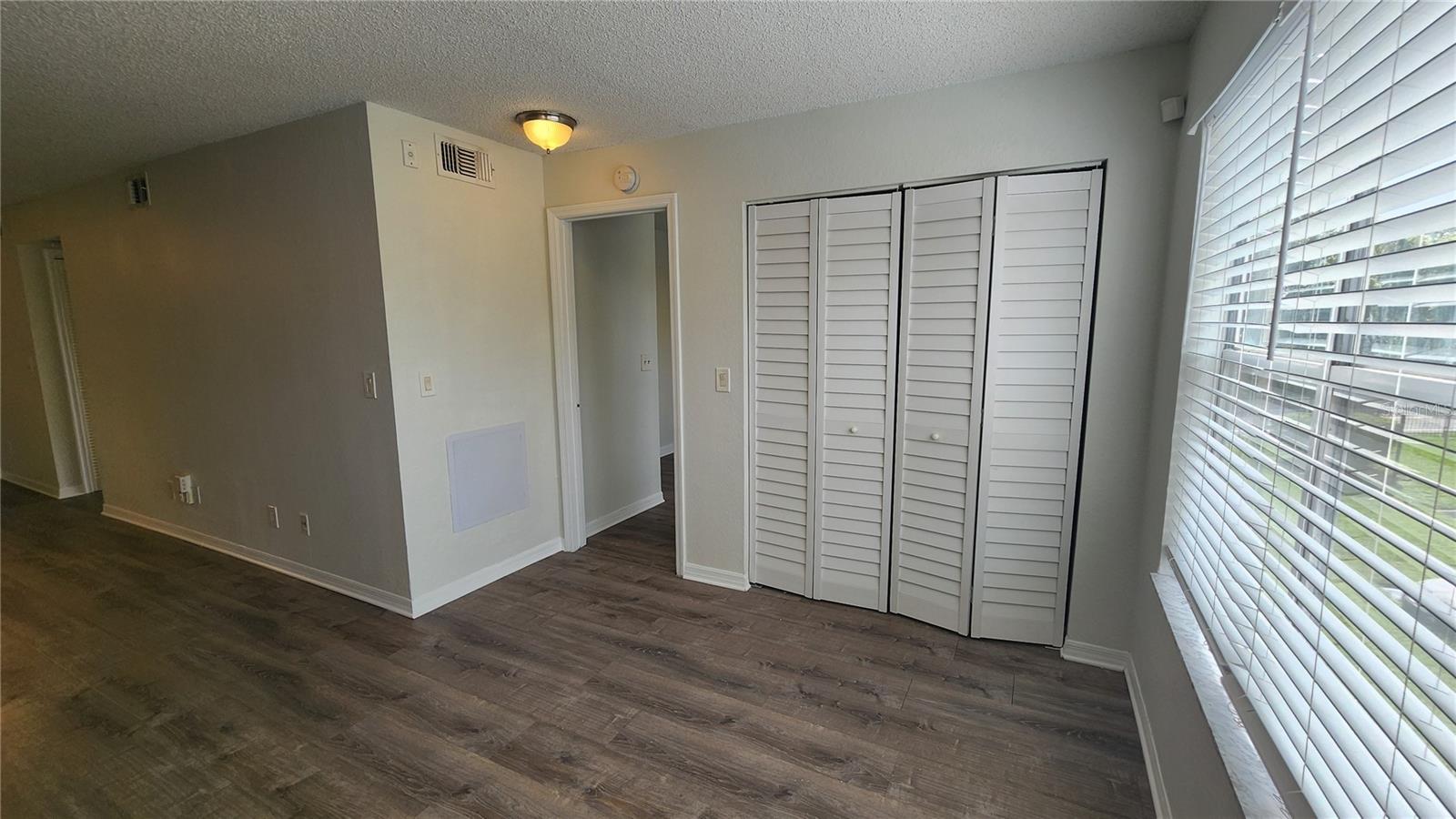 VENETIAN PLACE - Residential