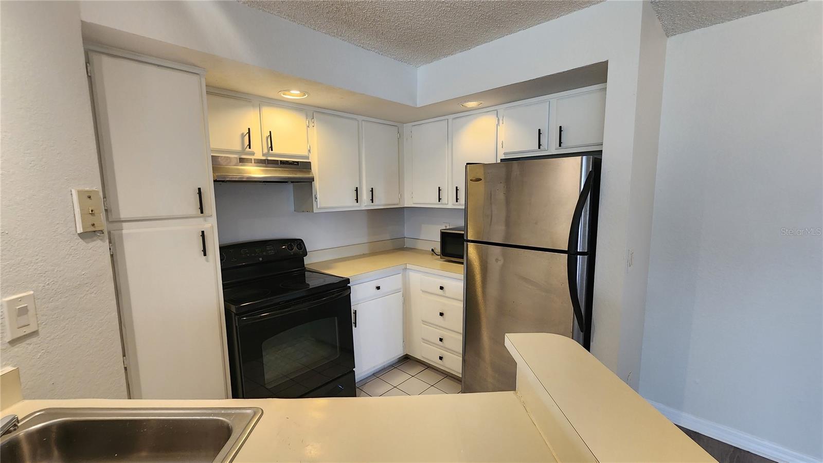 VENETIAN PLACE - Residential