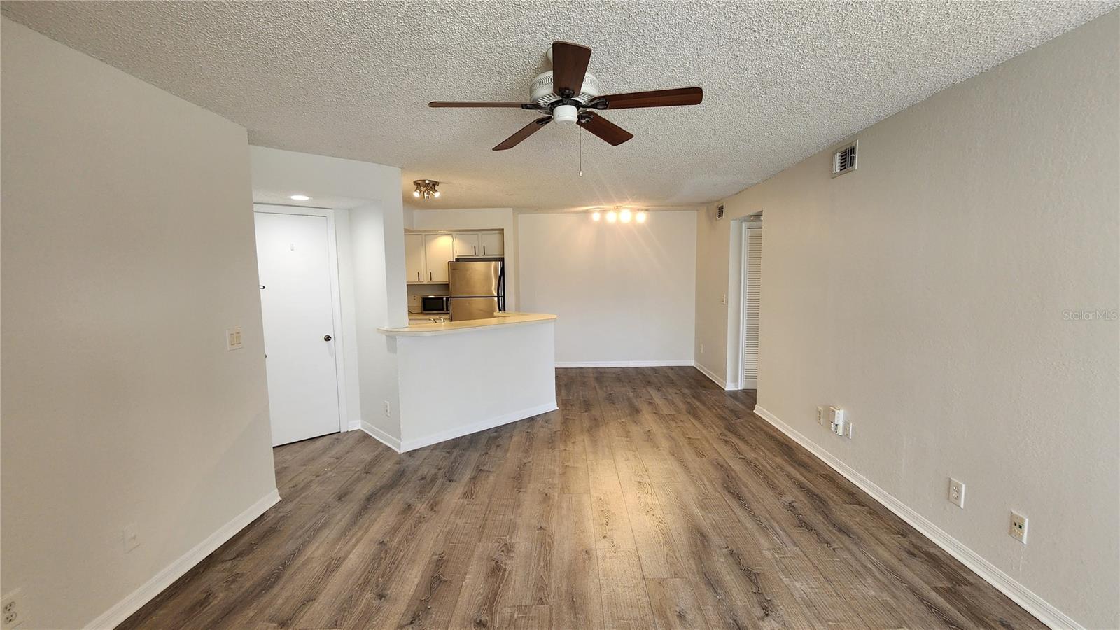 VENETIAN PLACE - Residential