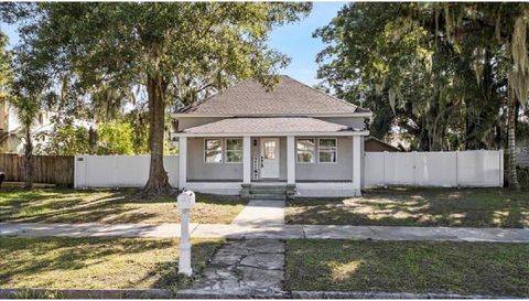 Photo of 506 N Warnell Street, Plant City, FL 33563 (MLS # TB8506962)