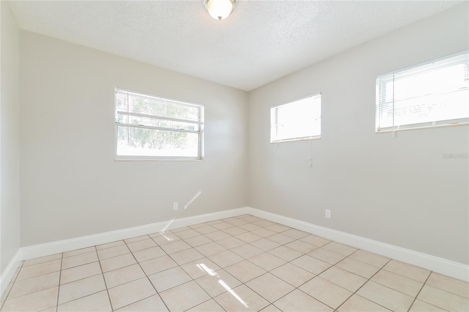 KENSINGTON PARK - Residential Lease