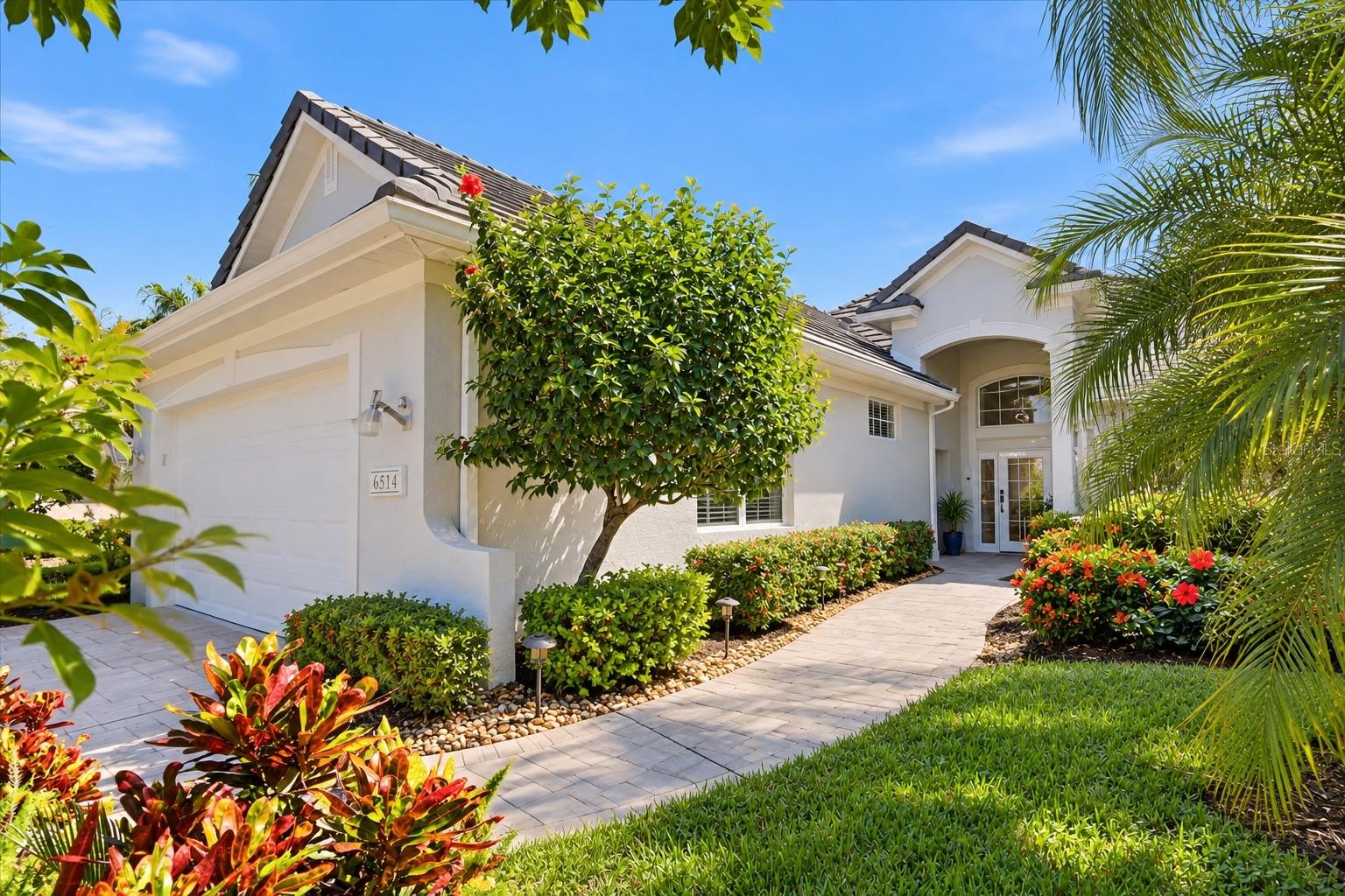 6514 OAKLAND HILLS DRIVE