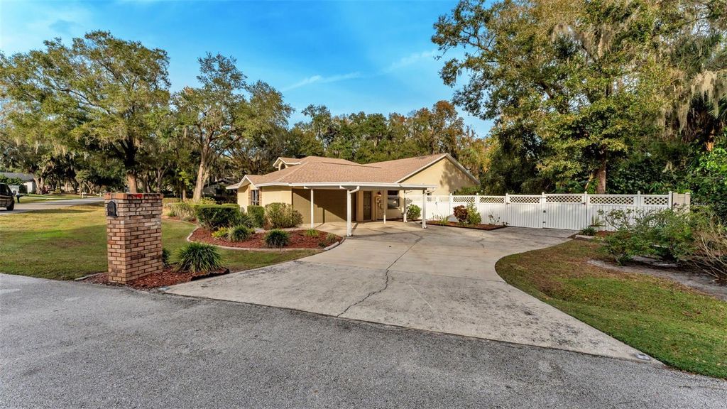 Photo of 6828 Forestwood Drive W, Lakeland, FL 33811 (MLS # L4957989)