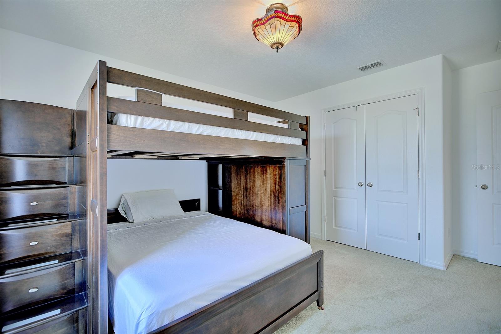 SHINGLE CRK RESERVE/OAKS PH V - Residential