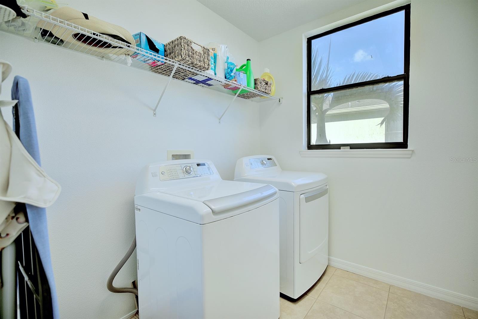 SHINGLE CRK RESERVE/OAKS PH V - Residential