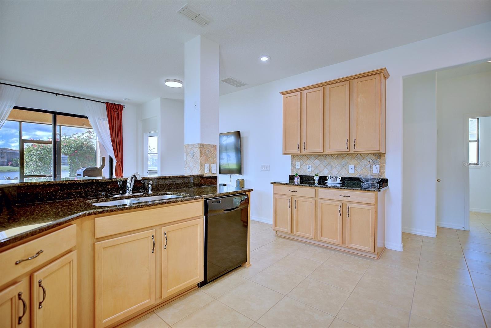 SHINGLE CRK RESERVE/OAKS PH V - Residential