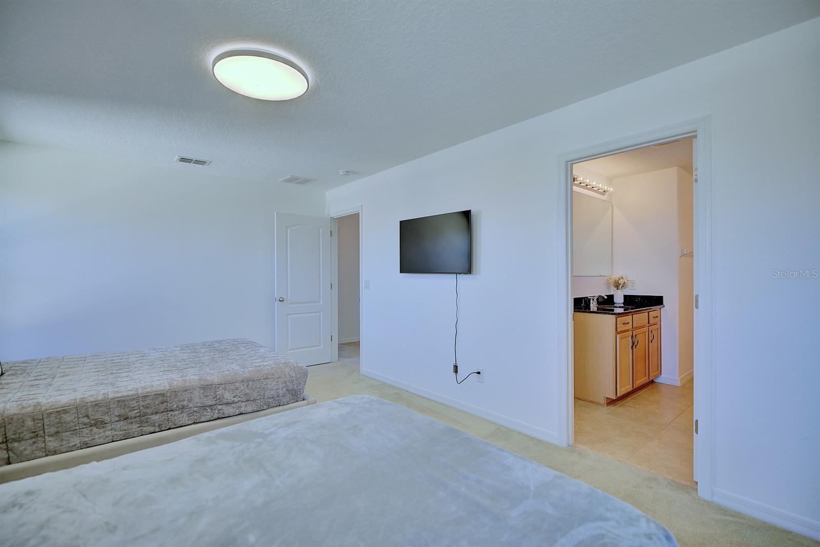 SHINGLE CRK RESERVE/OAKS PH V - Residential