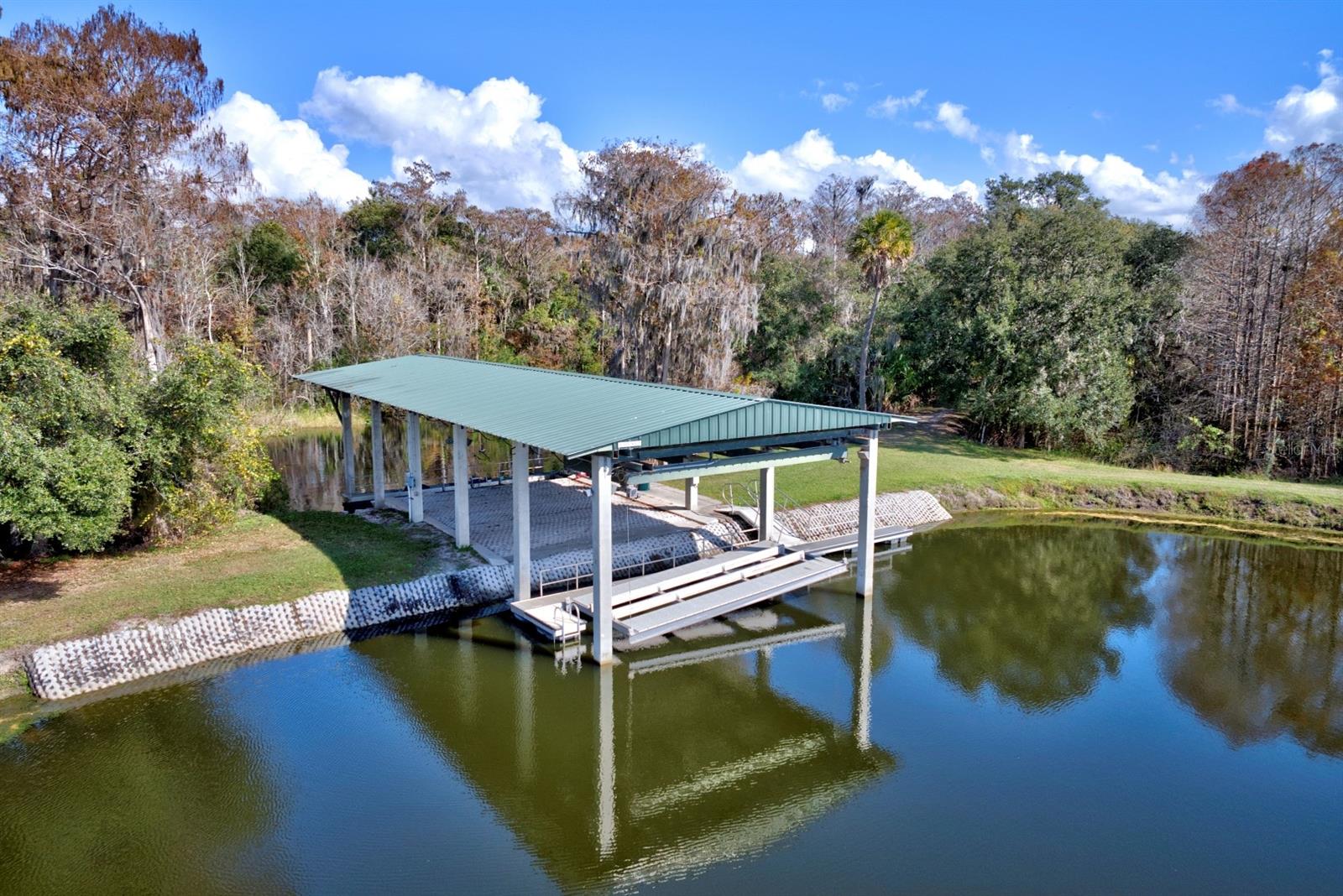 SHINGLE CRK RESERVE/OAKS PH V - Residential