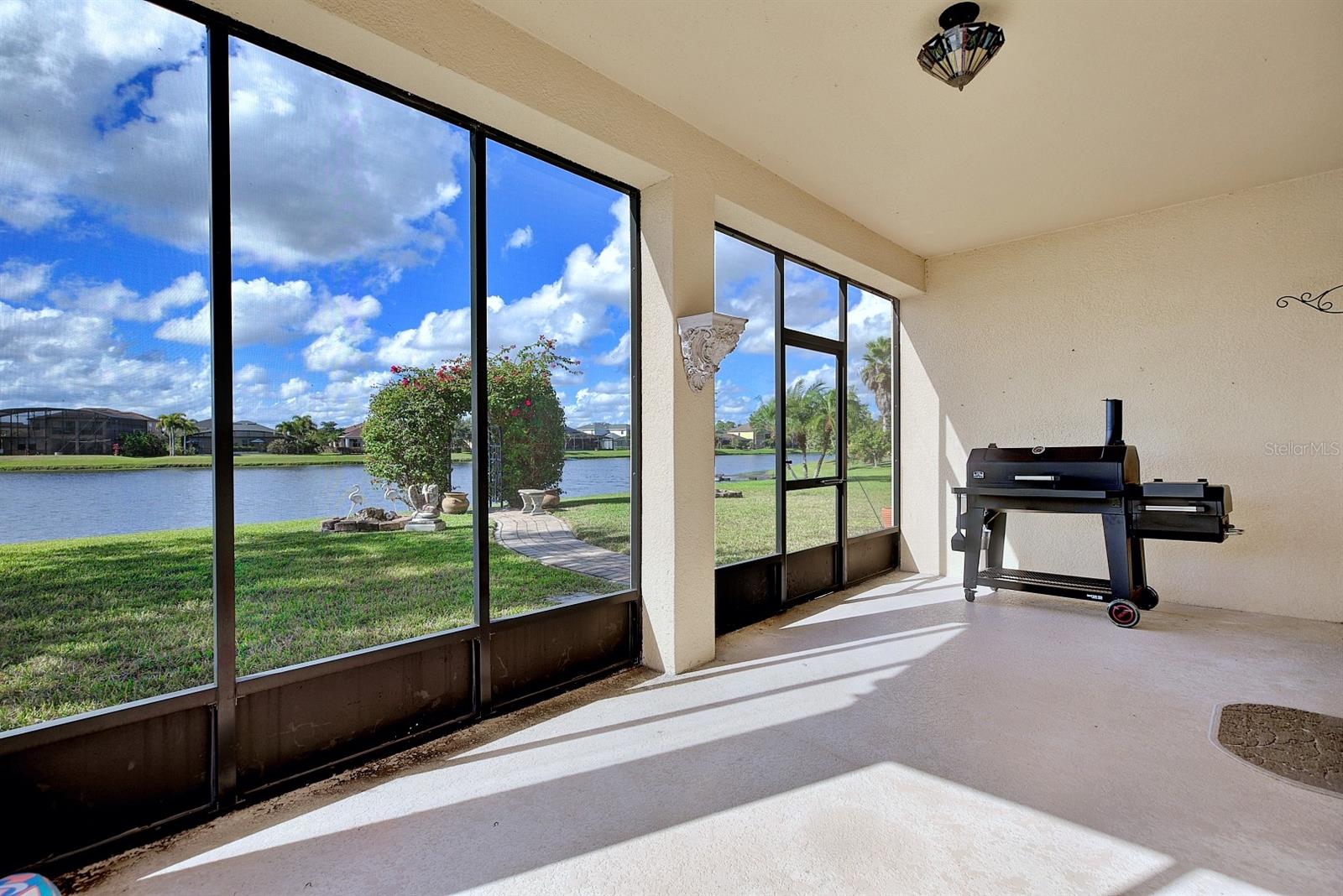 SHINGLE CRK RESERVE/OAKS PH V - Residential