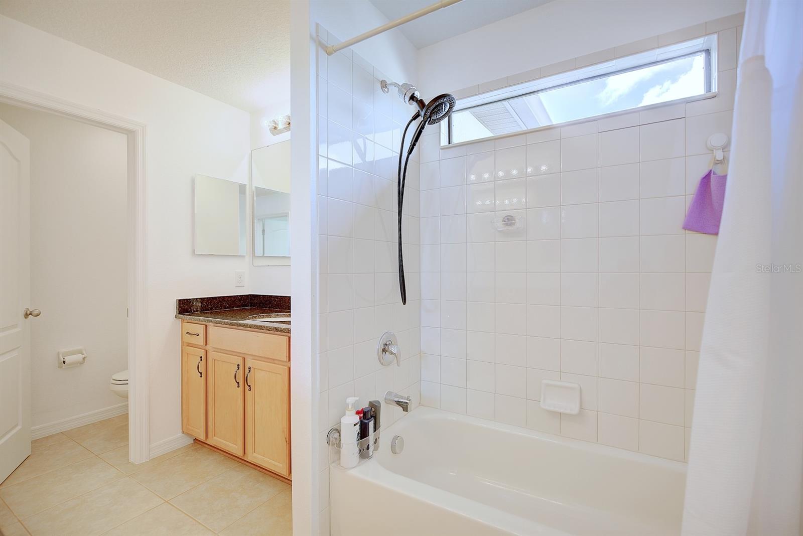 SHINGLE CRK RESERVE/OAKS PH V - Residential