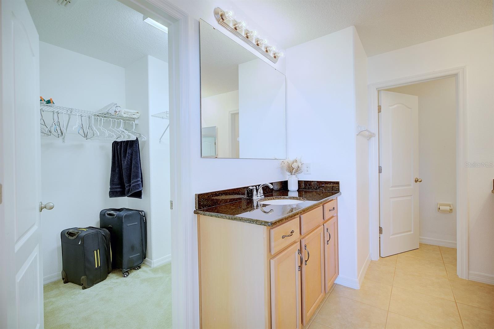 SHINGLE CRK RESERVE/OAKS PH V - Residential