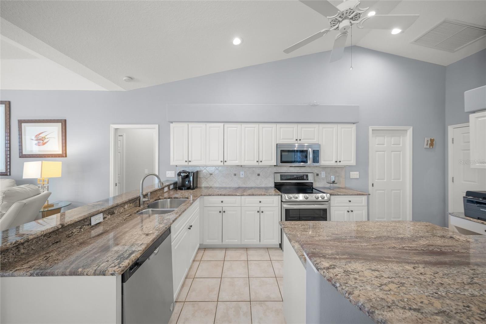 BARTON FARMS, LAUREL LAKES - Residential