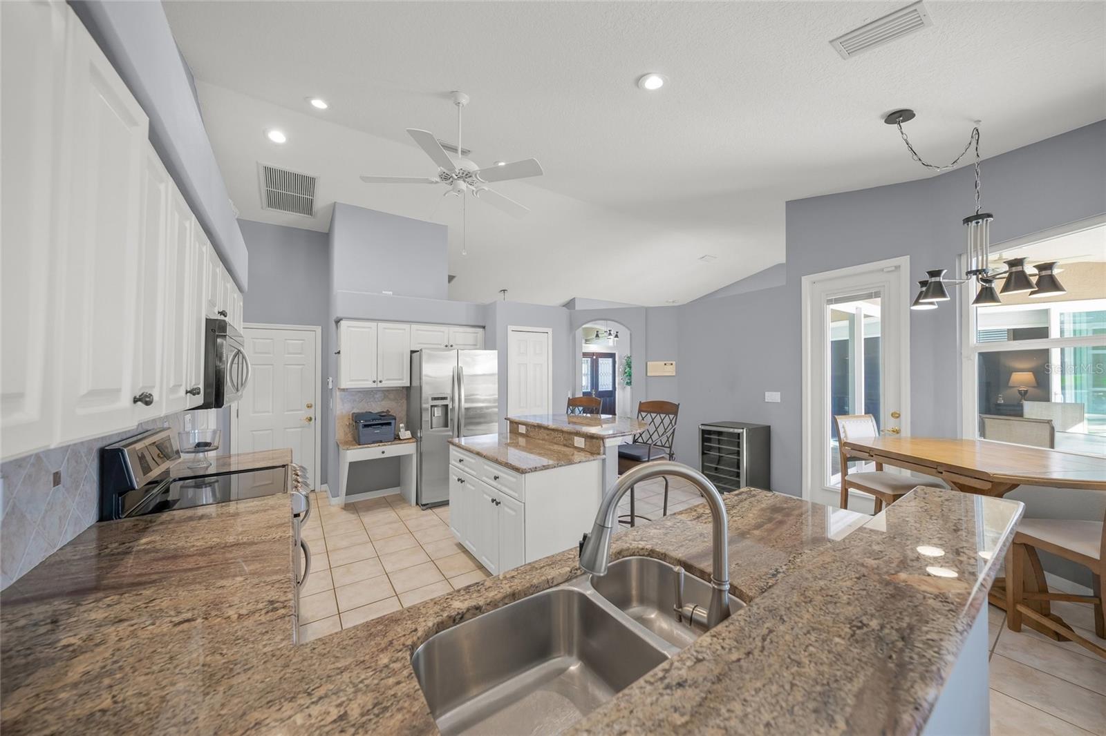 BARTON FARMS, LAUREL LAKES - Residential