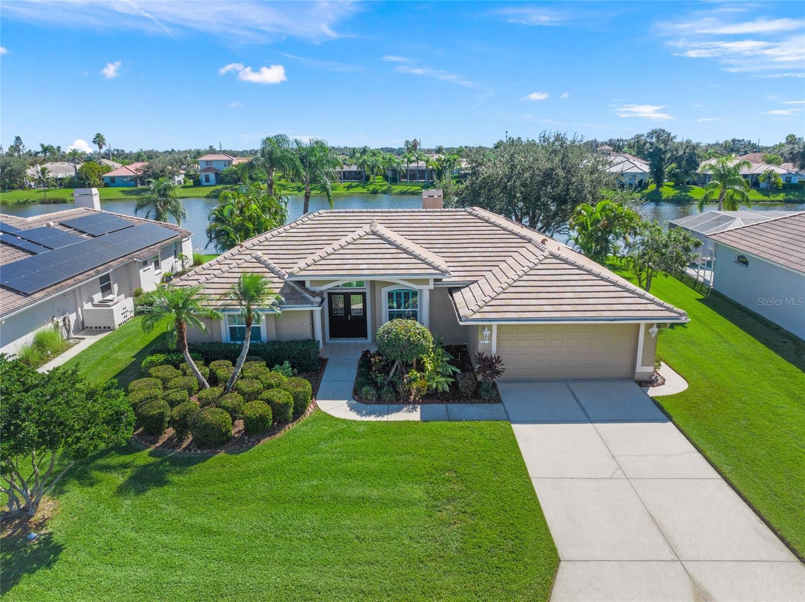 BARTON FARMS, LAUREL LAKES - Residential