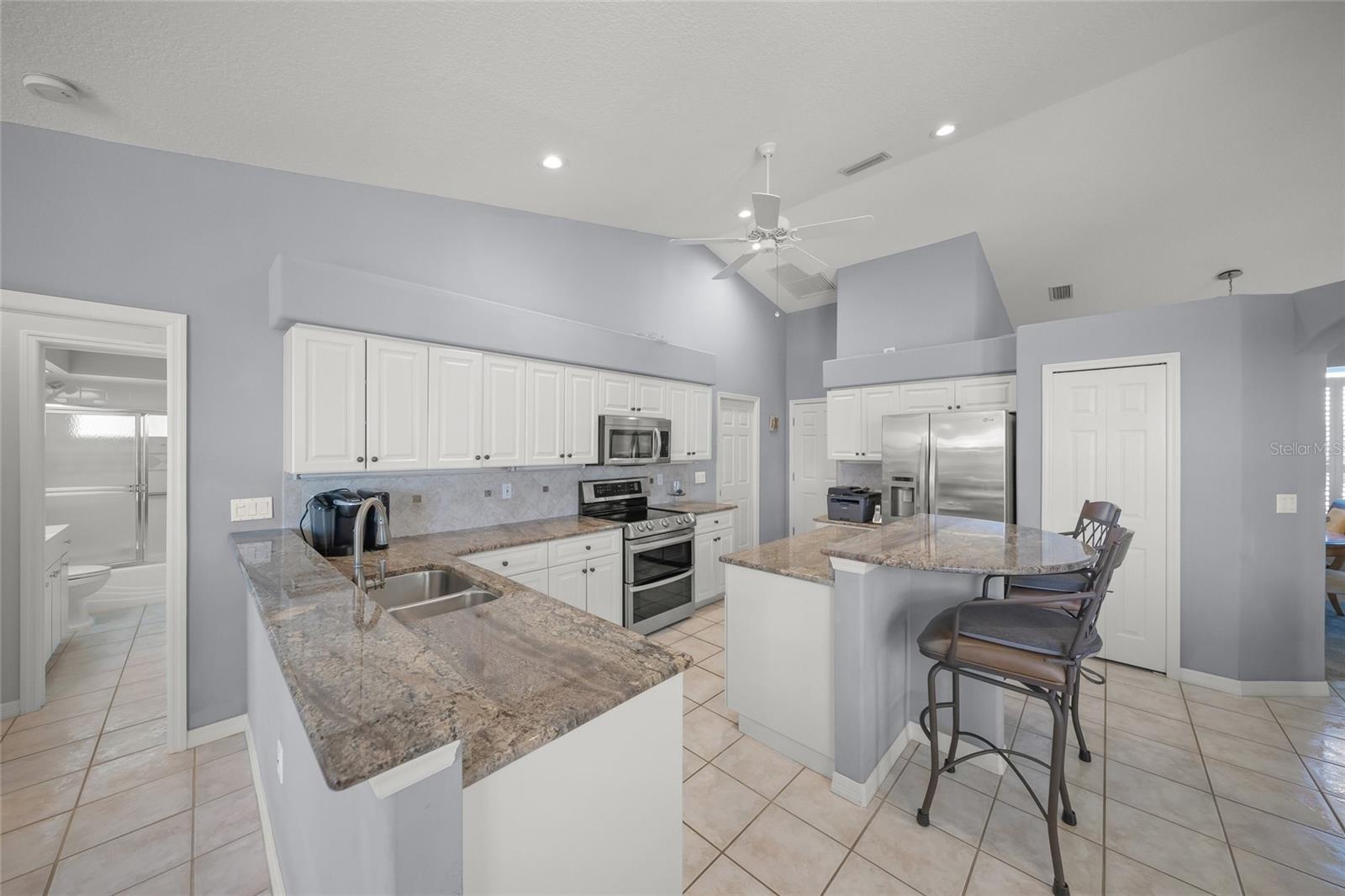 BARTON FARMS, LAUREL LAKES - Residential