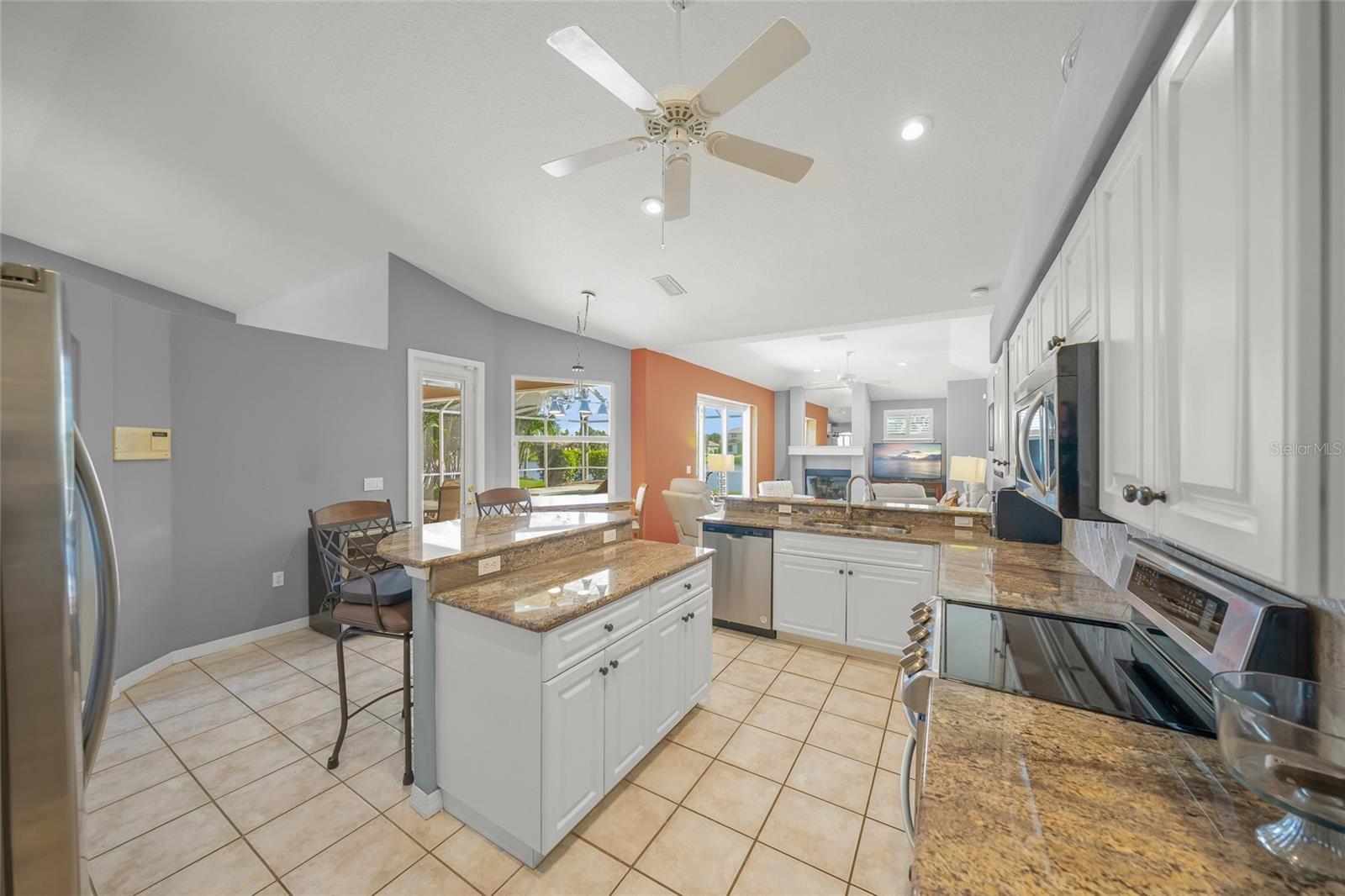 BARTON FARMS, LAUREL LAKES - Residential