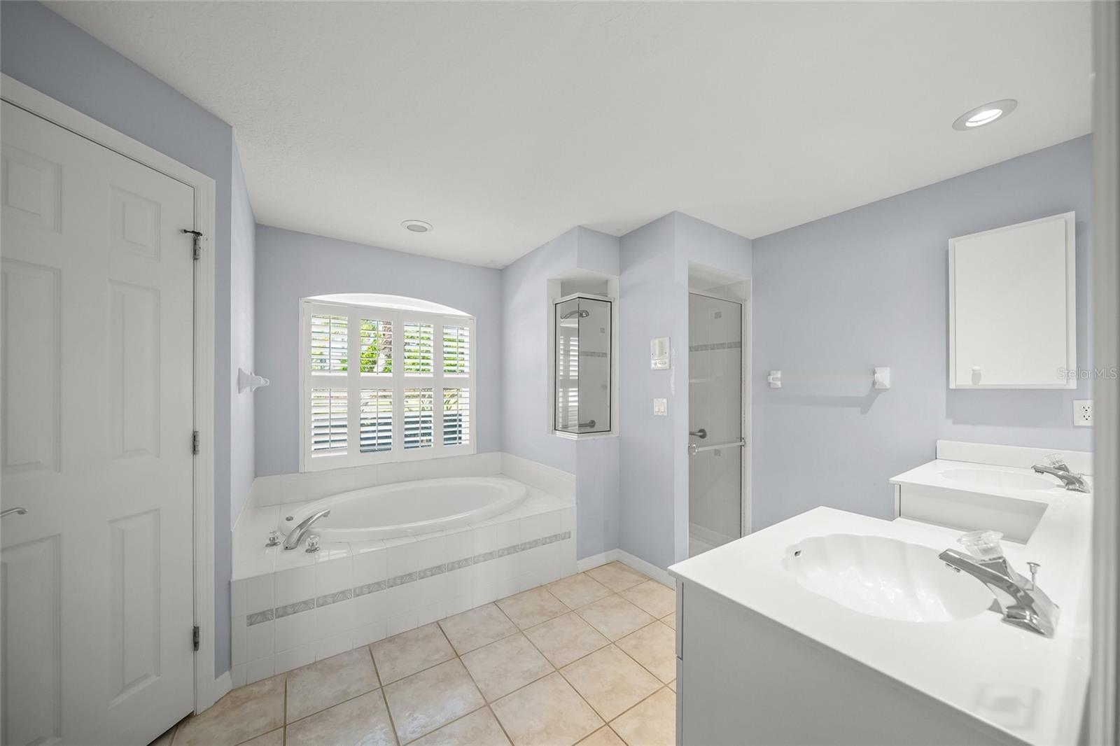 BARTON FARMS, LAUREL LAKES - Residential