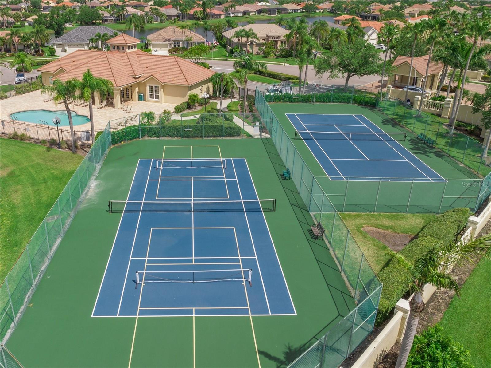 BARTON FARMS, LAUREL LAKES - Residential