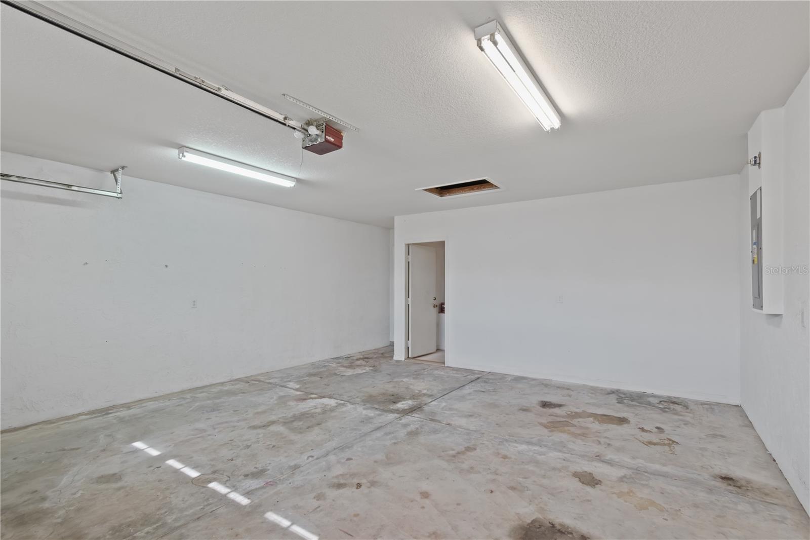 MARION OAKS UN 07 - Residential Lease