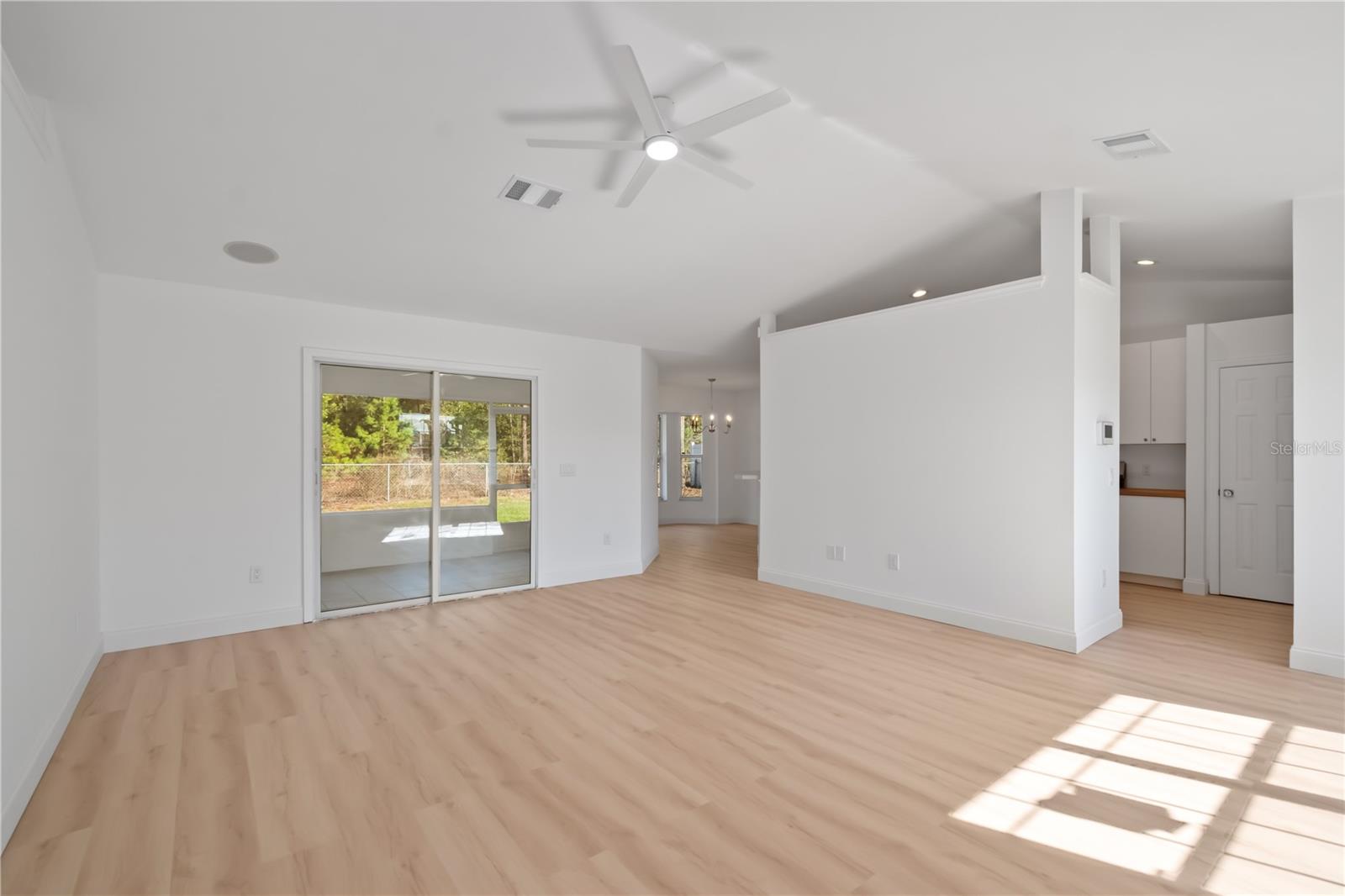 MARION OAKS UN 07 - Residential Lease