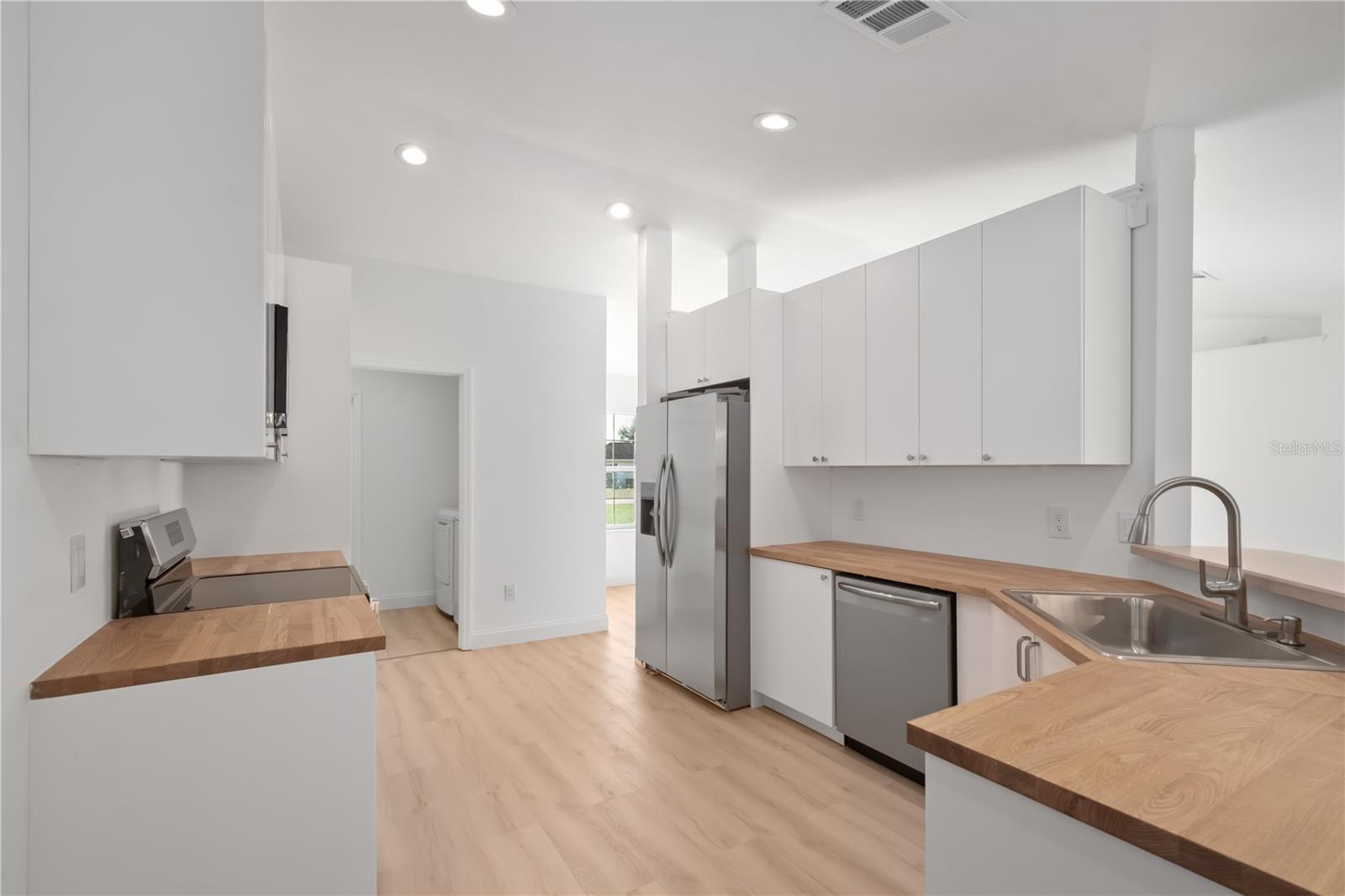 MARION OAKS UN 07 - Residential Lease