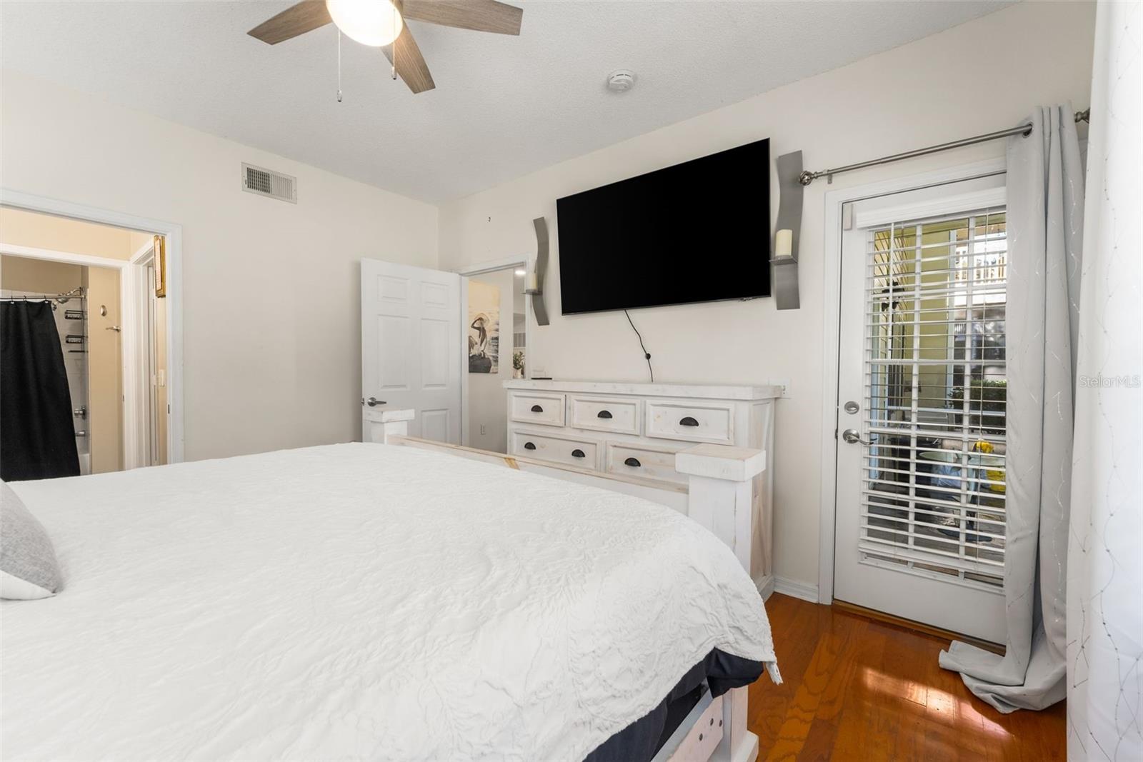 THE LINKS - Residential