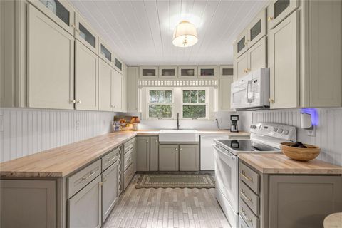 Tiny photo for 3350 NE 70th Street, Ocala, FL 34479 (MLS # OM725893)