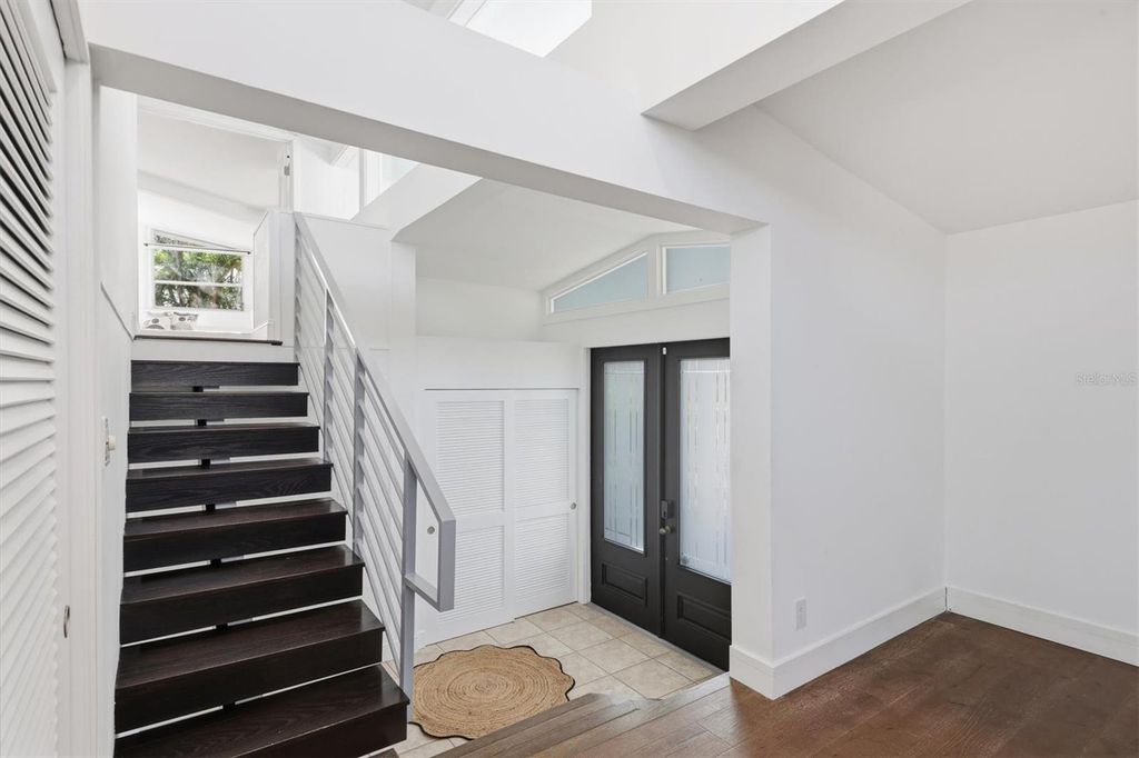 Photo of 425 Partridge Circle, Sarasota, FL 34236 (MLS # A4677779)