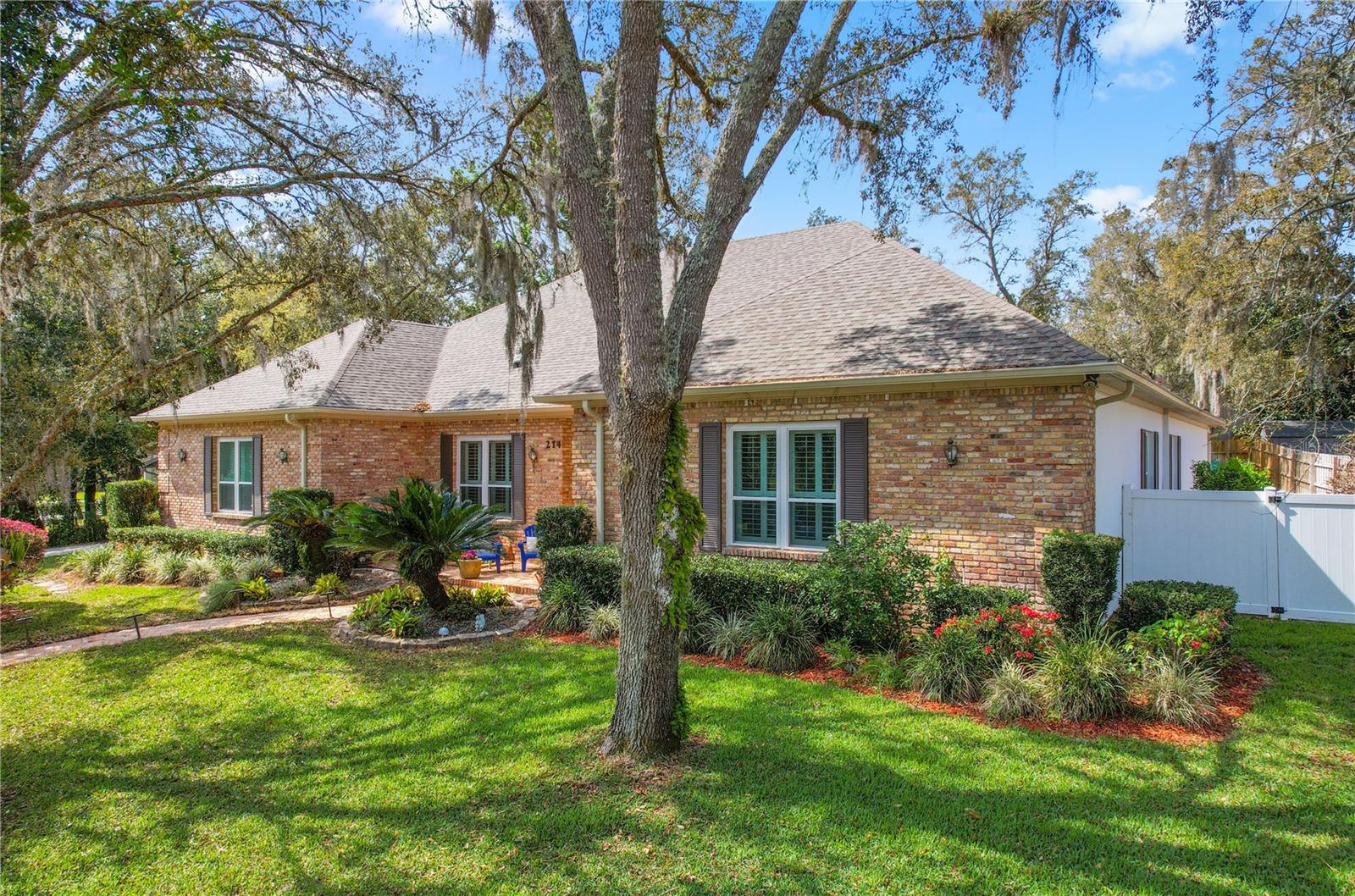 214 THISTLEWOOD CIRCLE