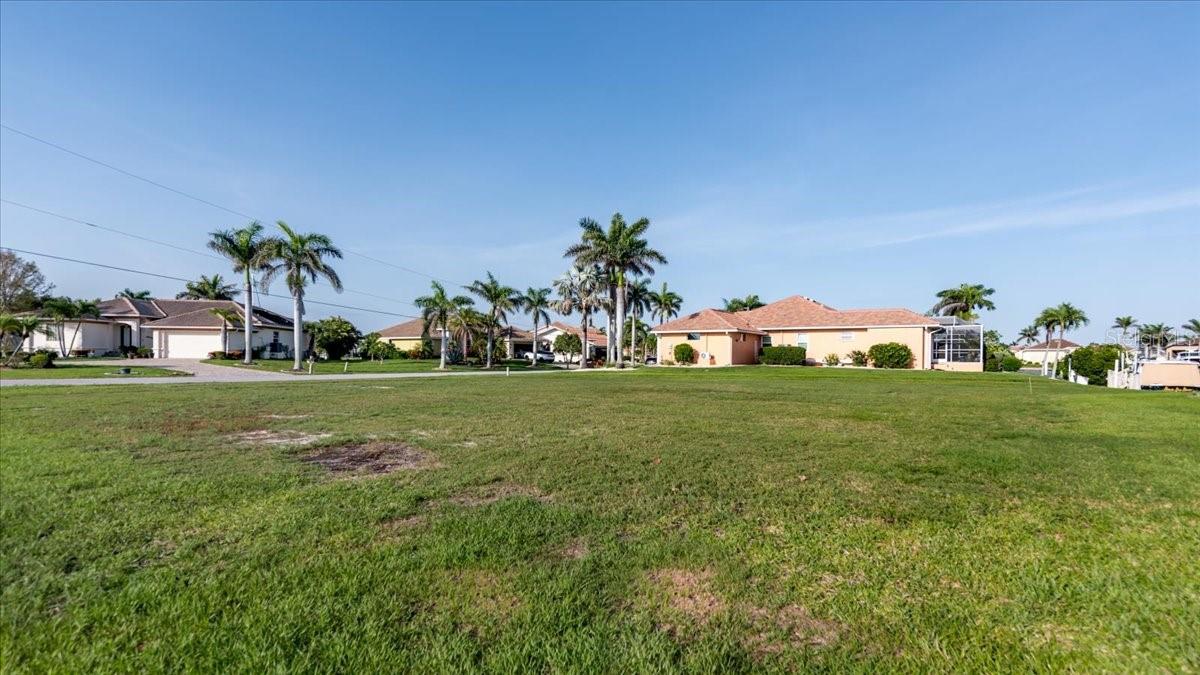PUNTA GORDA ISLES SEC 14 - Land