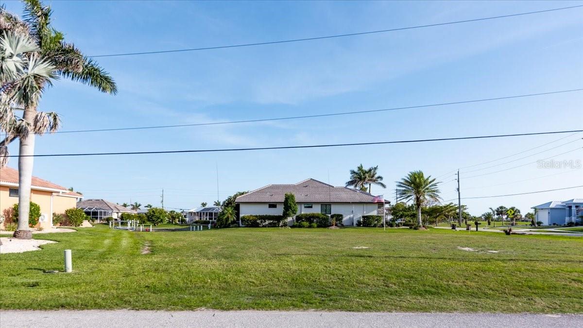 PUNTA GORDA ISLES SEC 14 - Land
