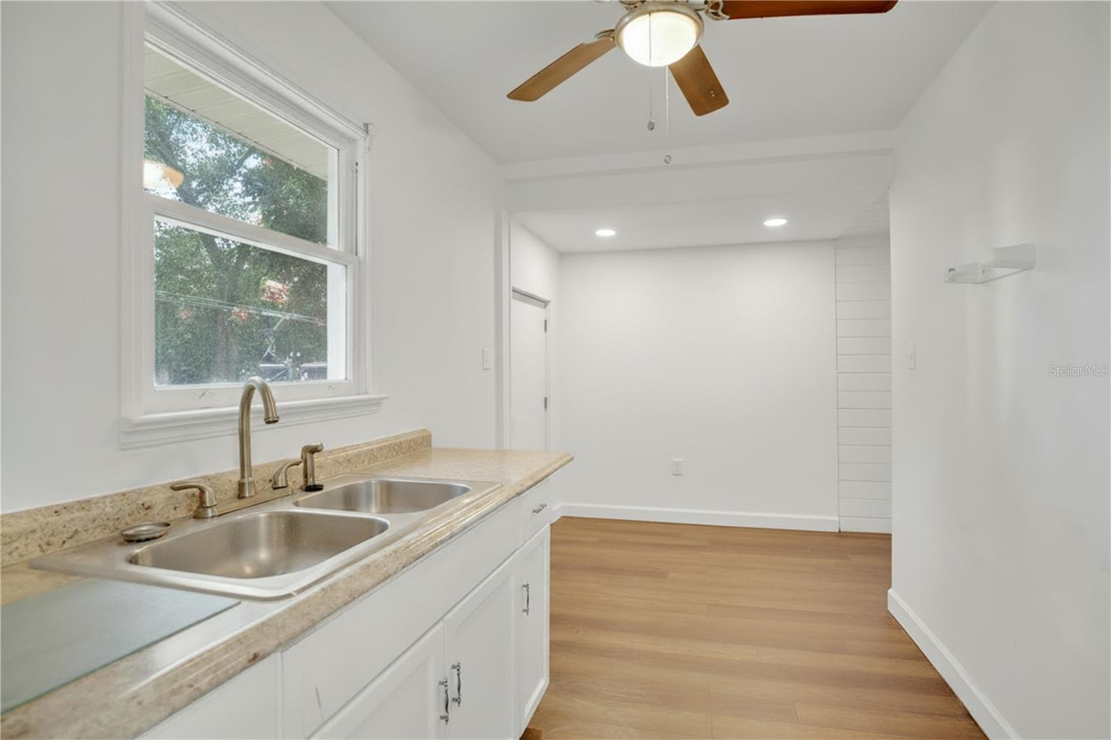820 HOFFNER AVENUE