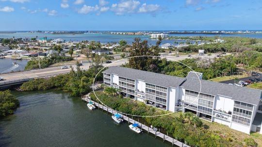 LEMON BAY BREEZES PH 01 - Residential