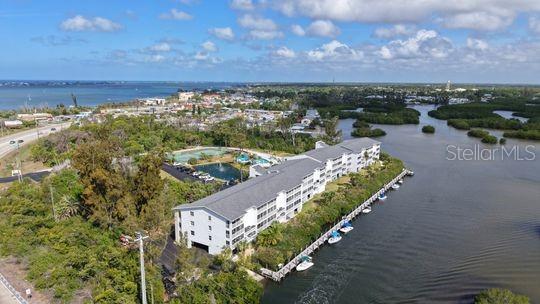 LEMON BAY BREEZES PH 01 - Residential