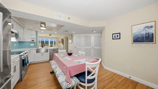 LEMON BAY BREEZES PH 01 - Residential