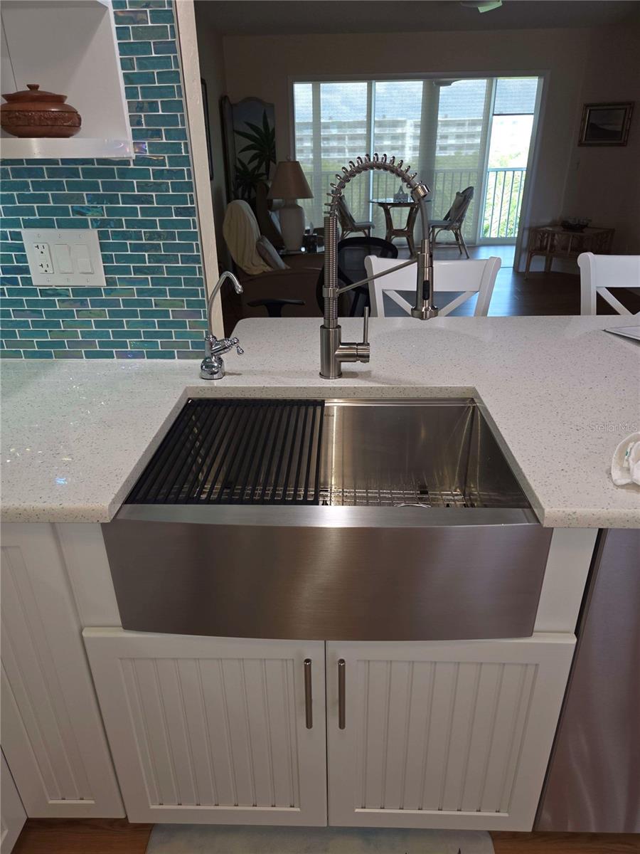 LEMON BAY BREEZES PH 01 - Residential