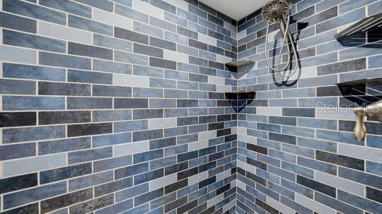 LEMON BAY BREEZES PH 01 - Residential