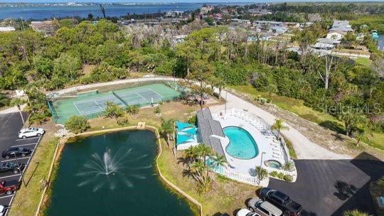 LEMON BAY BREEZES PH 01 - Residential