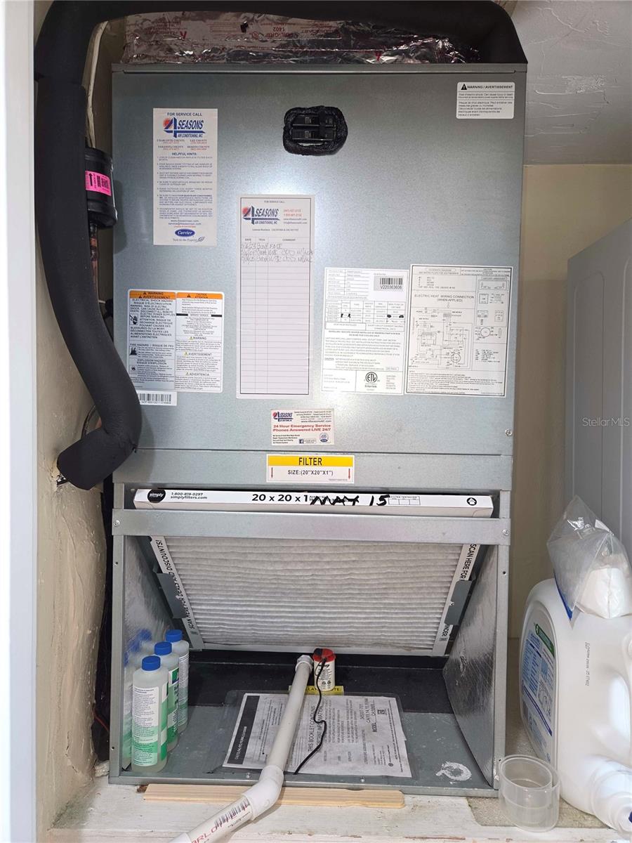 LEMON BAY BREEZES PH 01 - Residential